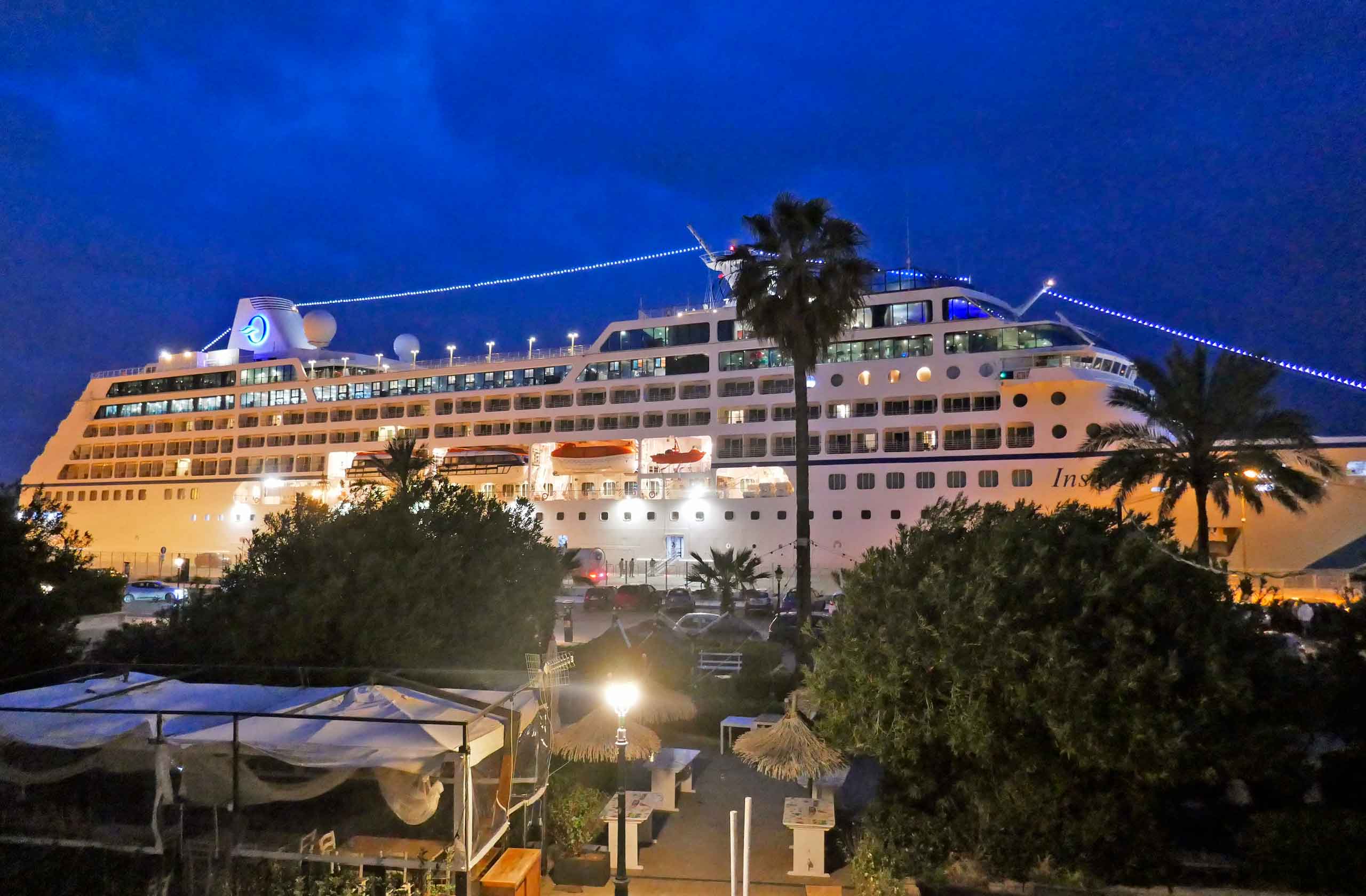 Cruise ship