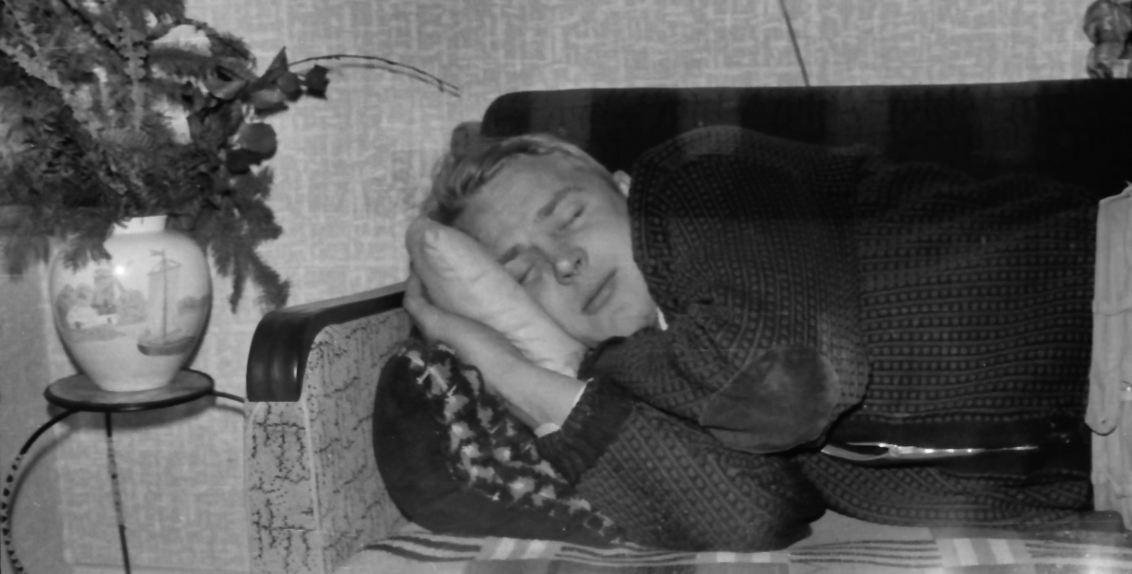 Bjarne på sofaen 1965