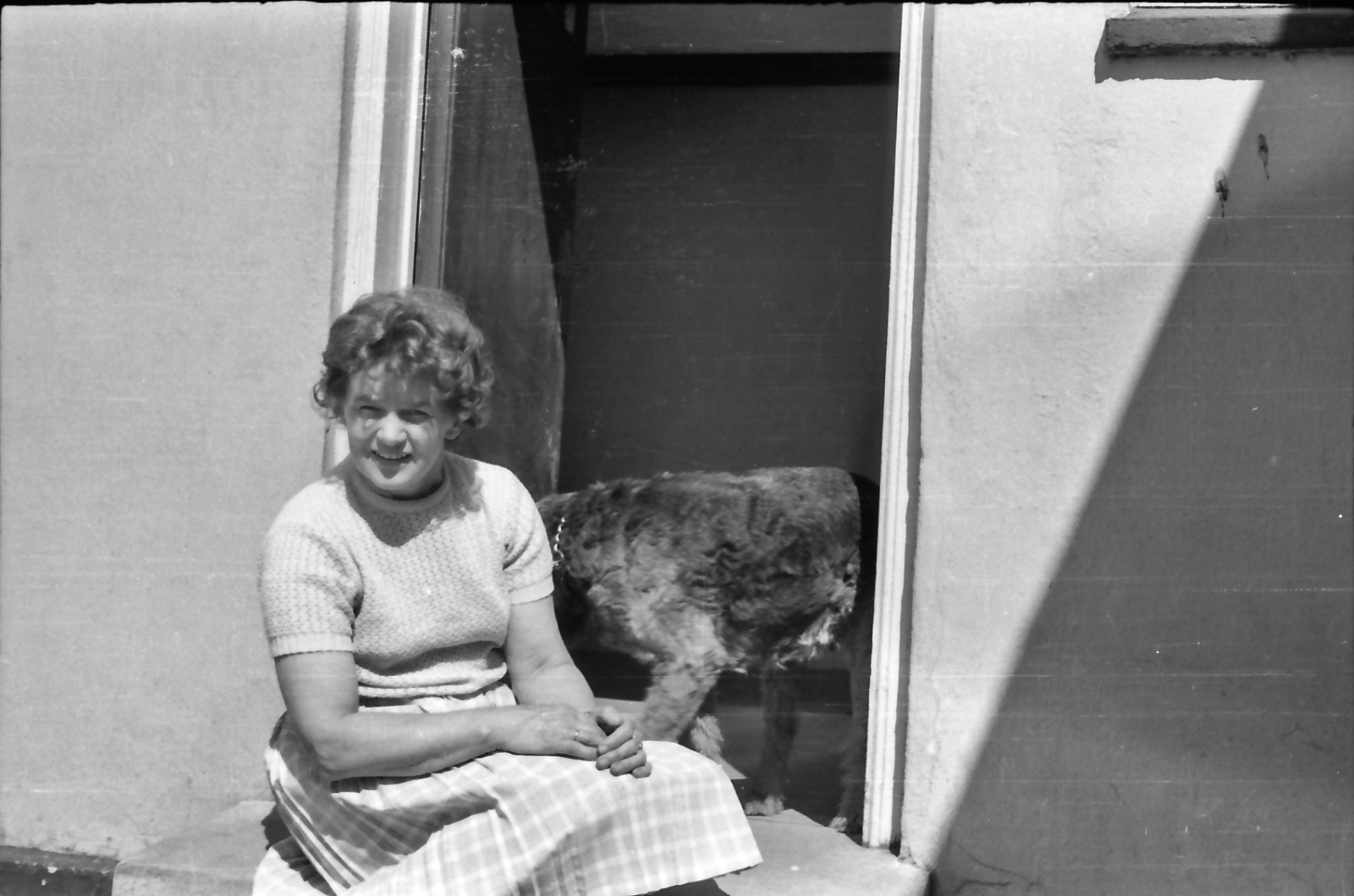 Min mor på bagtrappen 1965