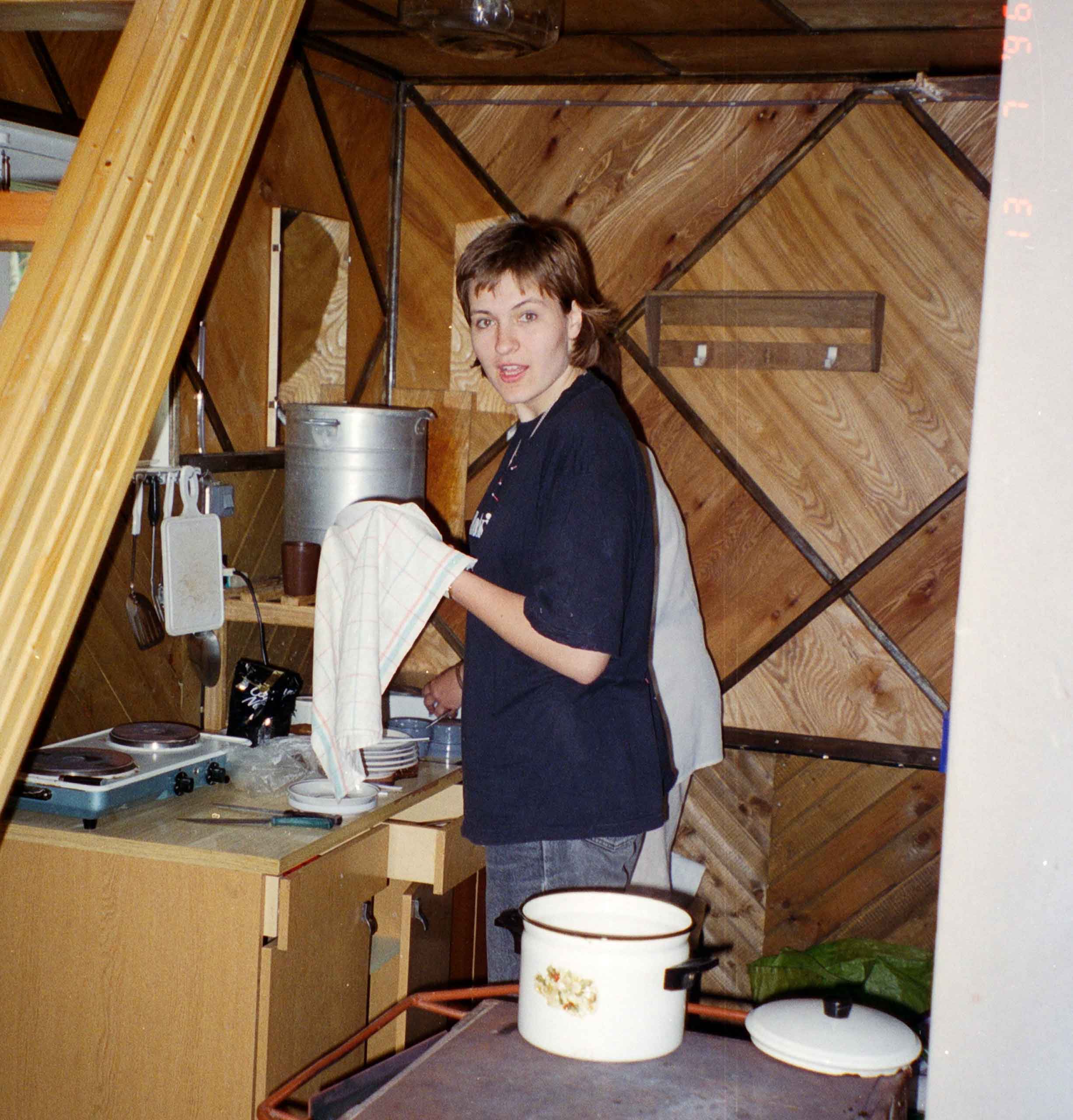 Eva i køkkenet