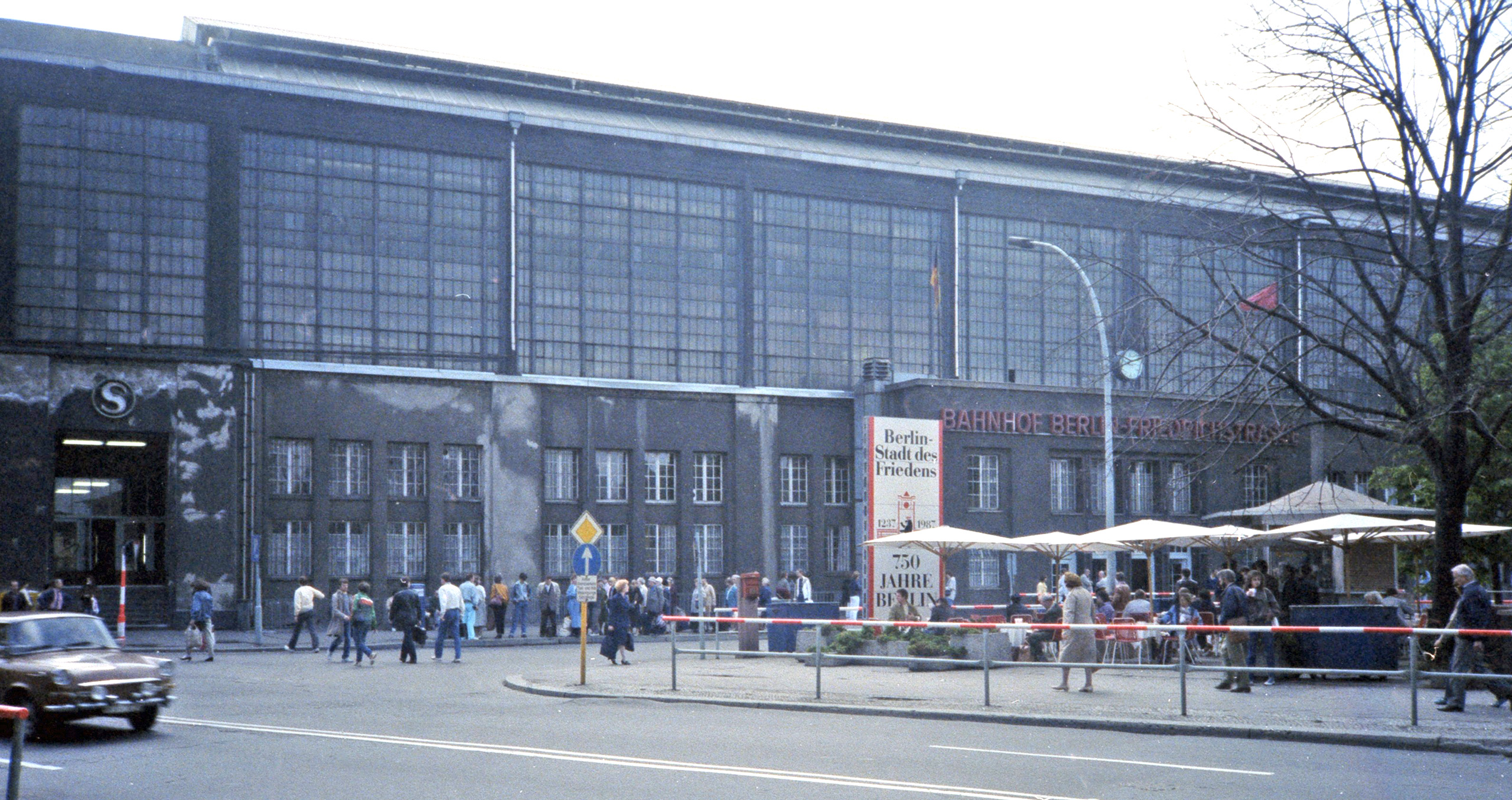 Friedrichstrasse banegård
