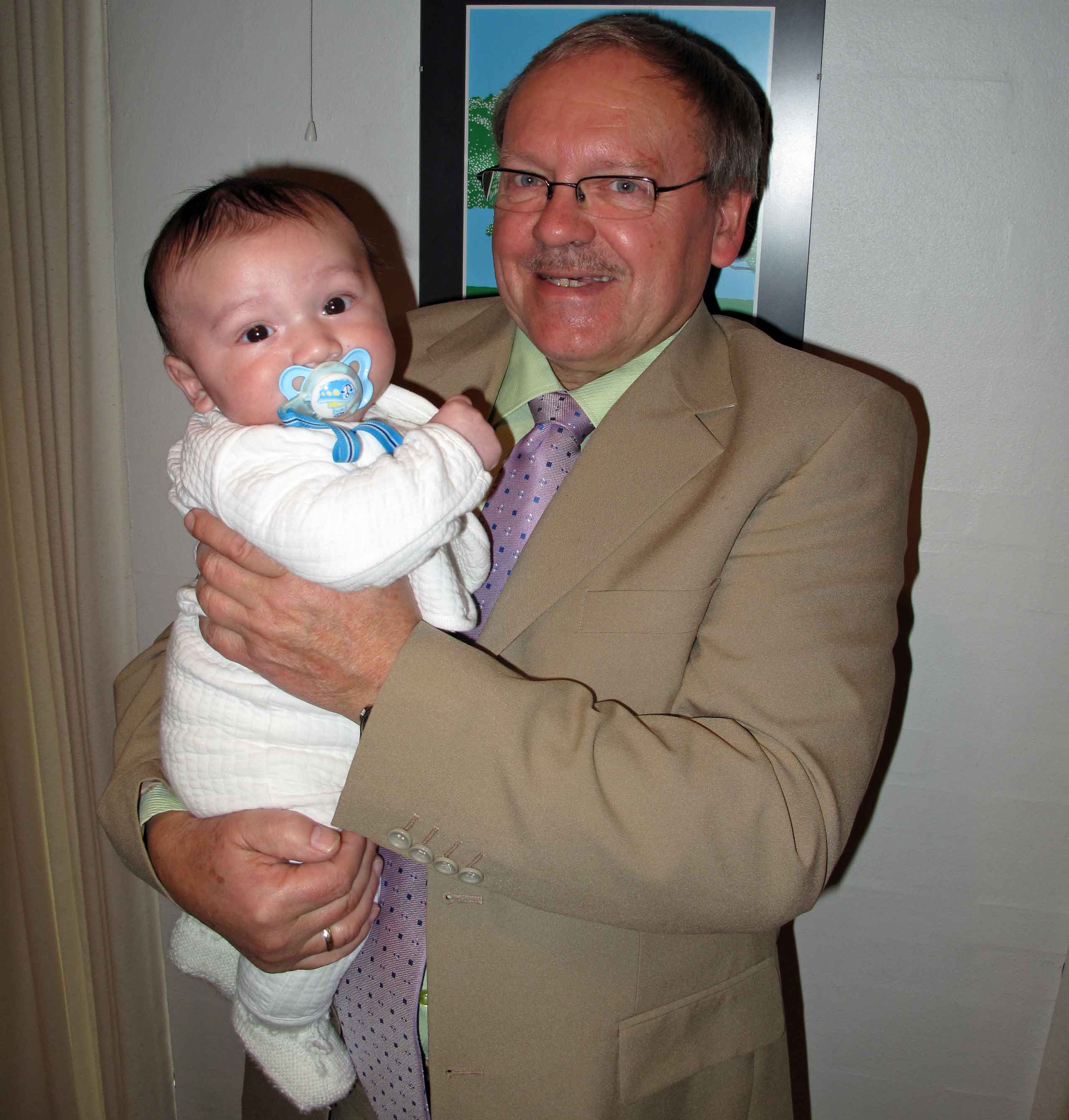 Luka med farfar Svend Aage
