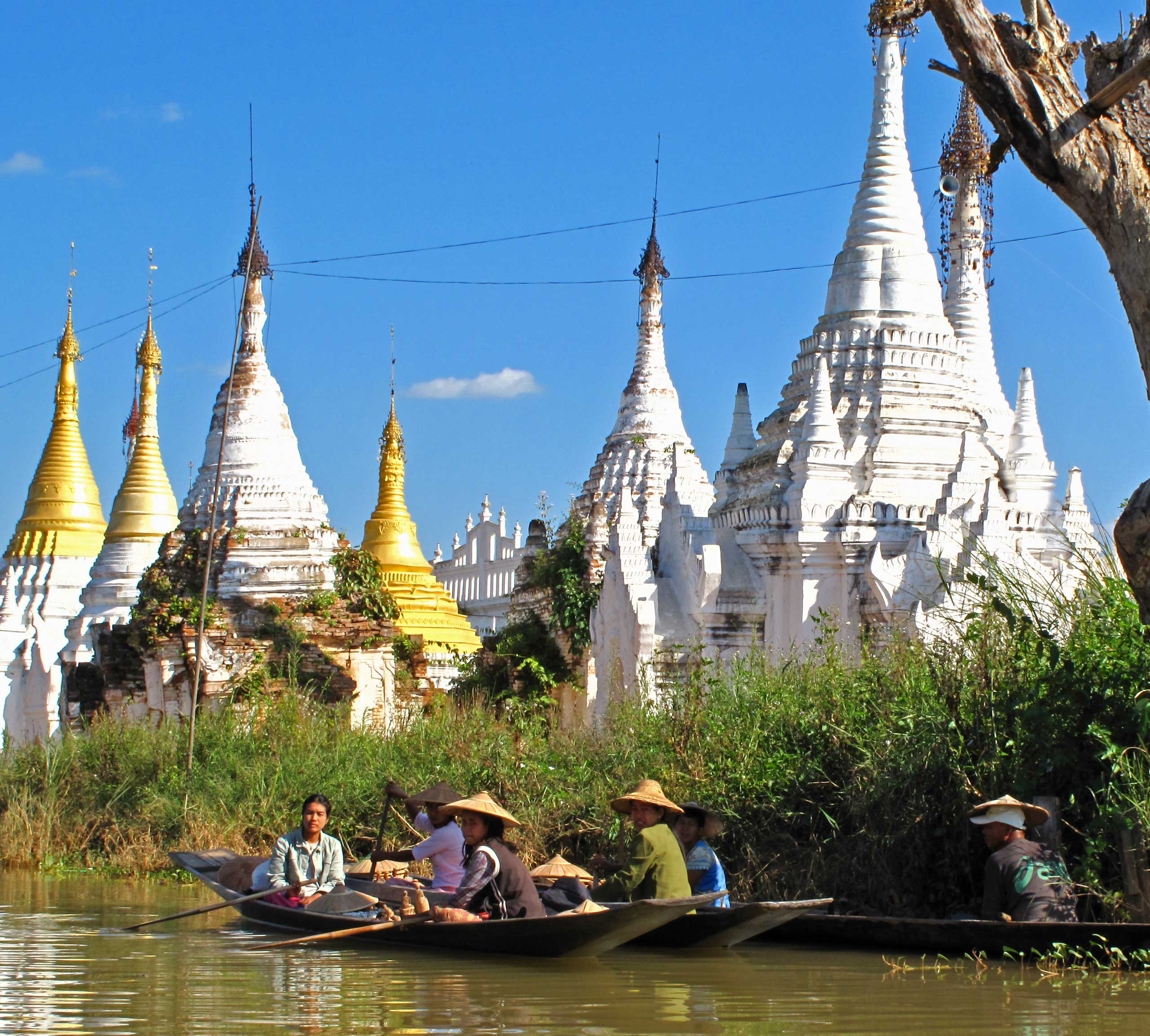 Stupa fra vandsiden