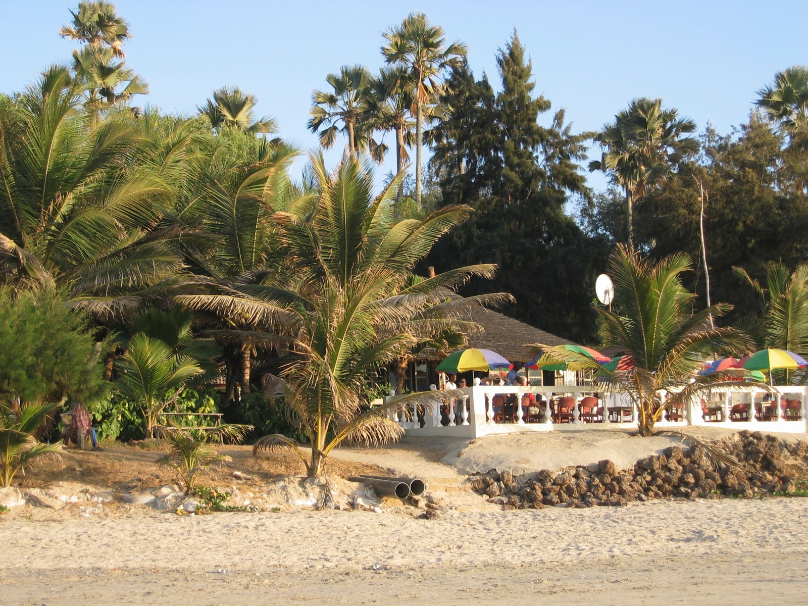 Leybato Hotel, Fajara