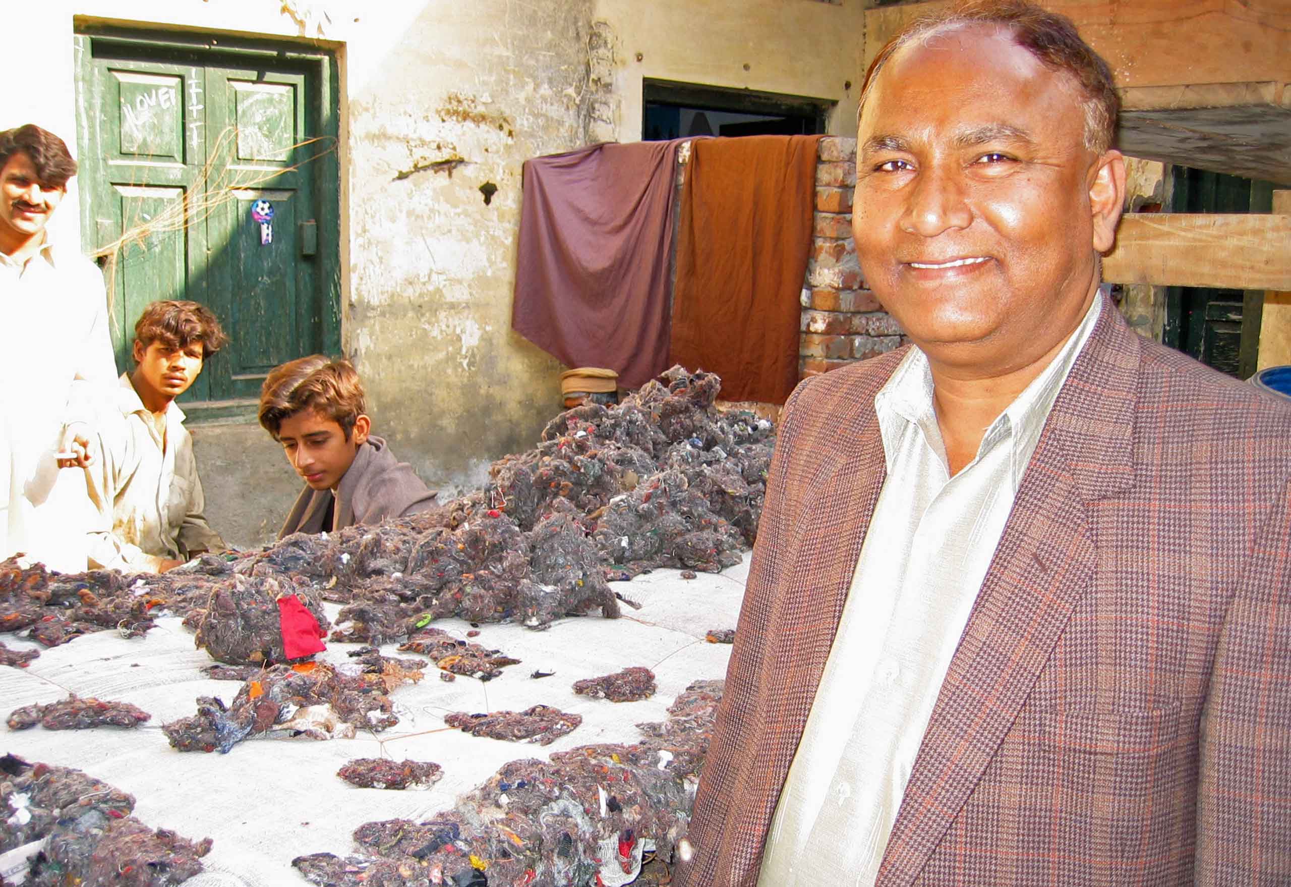 Naseem, madrasfabrikant