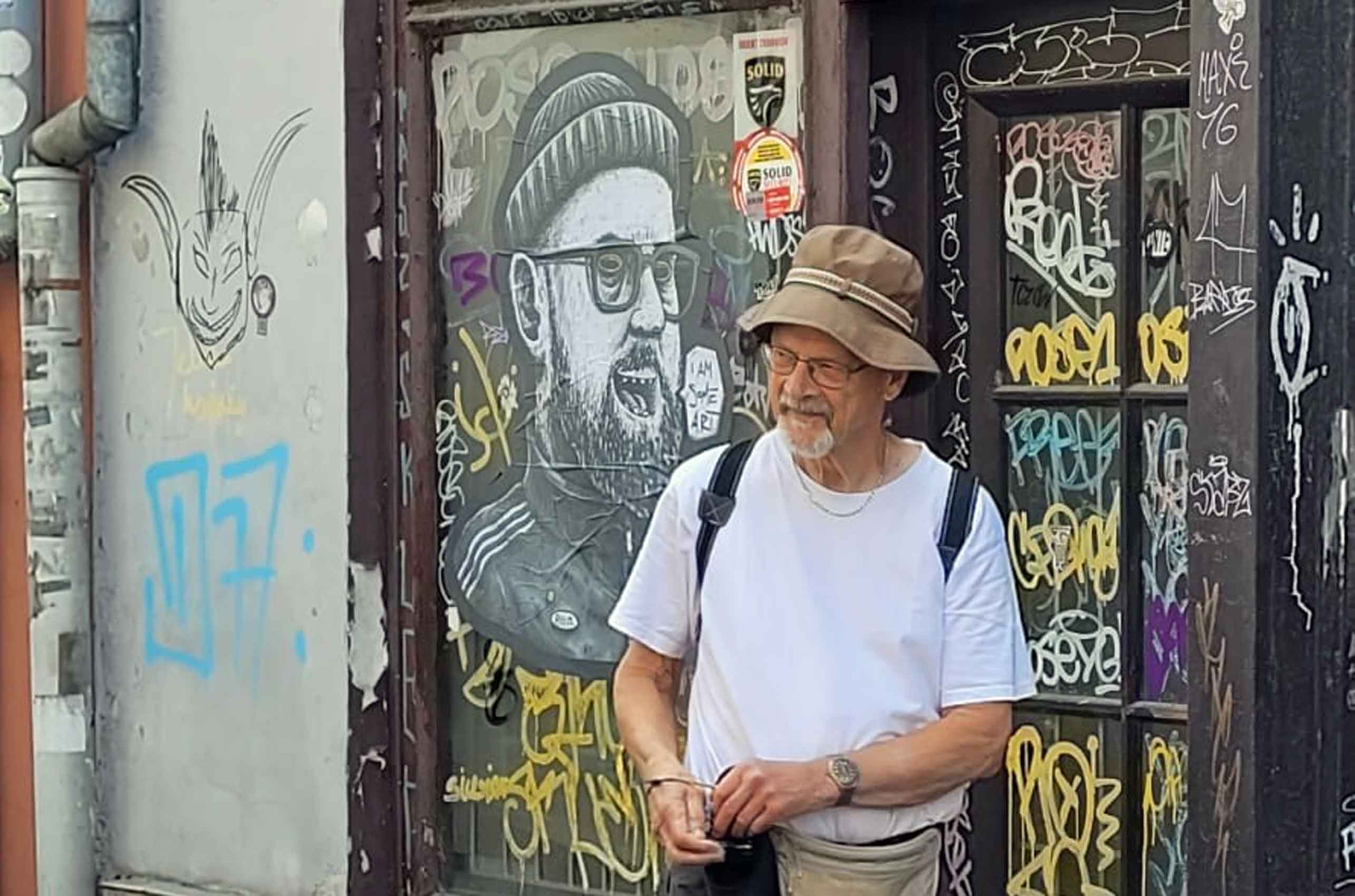 Hat og briller