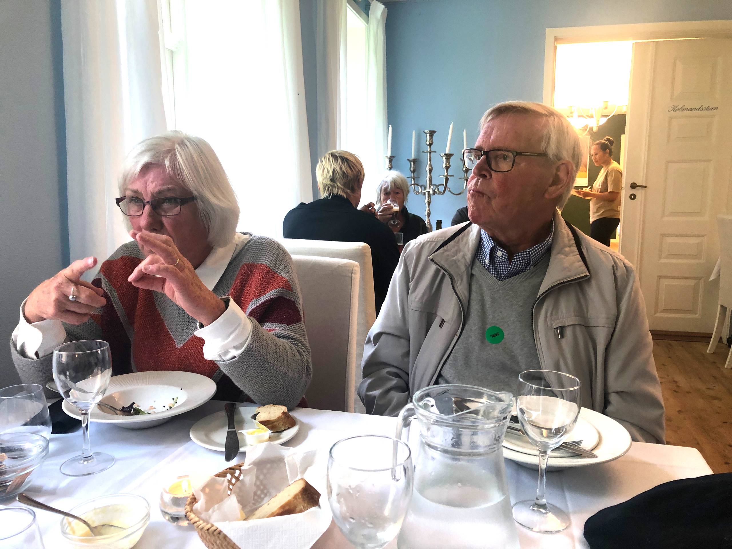 Frokost i pigeværelset